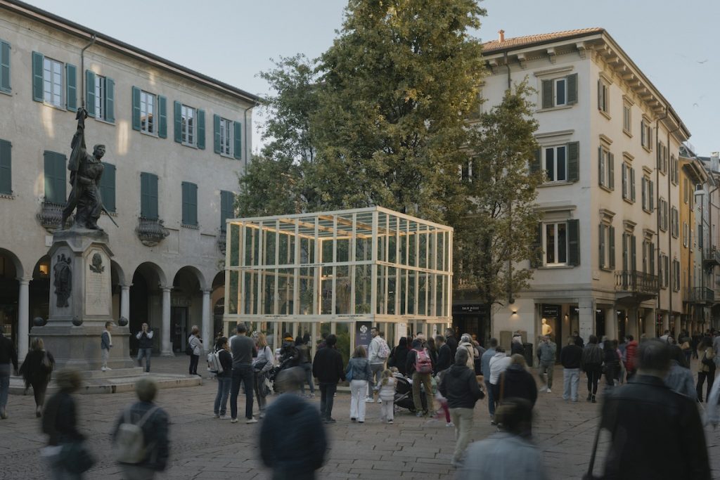gabbia in legno freedom varese design week novello