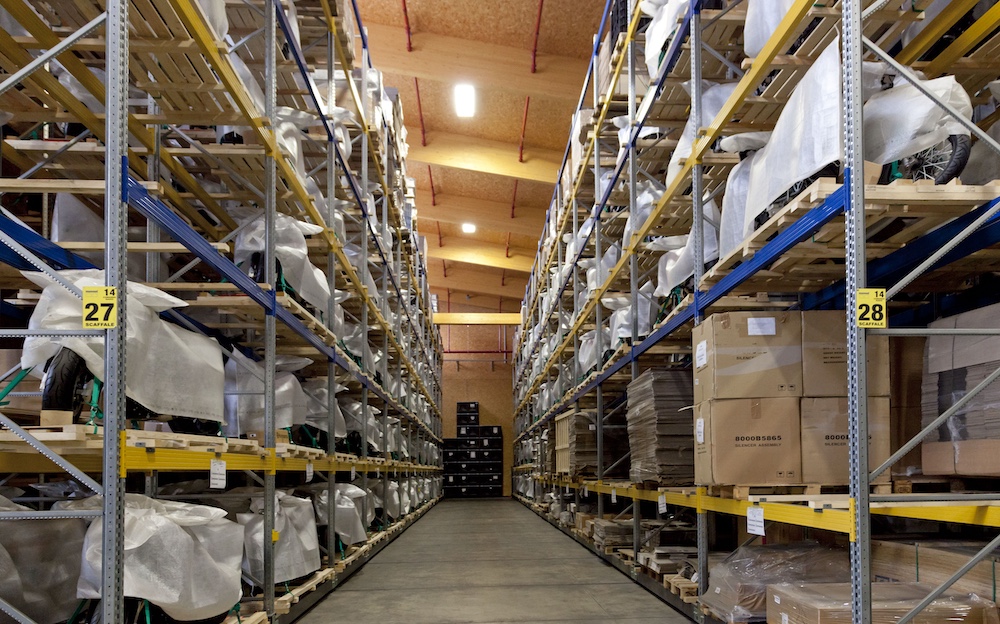 magazzino doganale per logistica internazionale